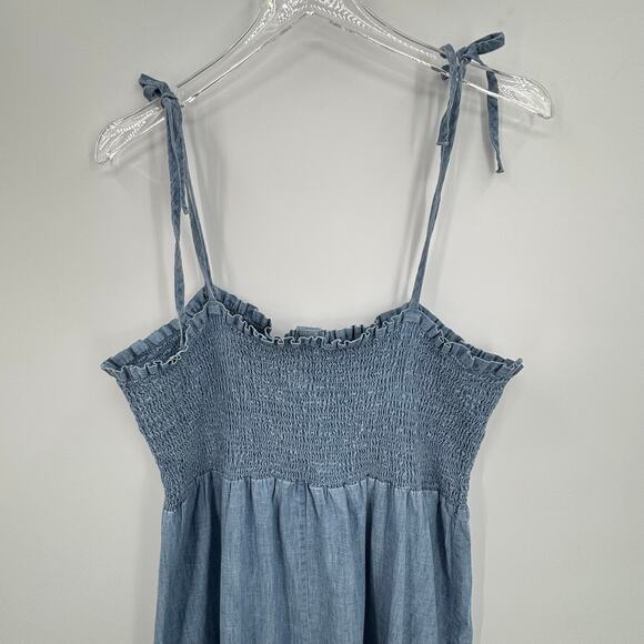 Gap dress size M sleeveless smocked chambray spaghetti strap button front cami - Picture 6 of 8